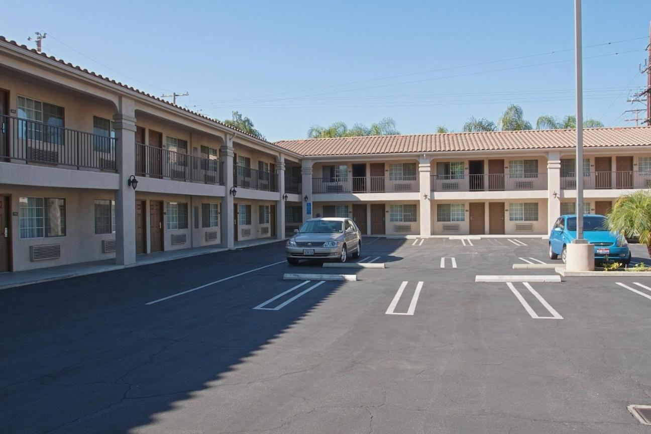 Burbank Inn And Suites Exteriör bild