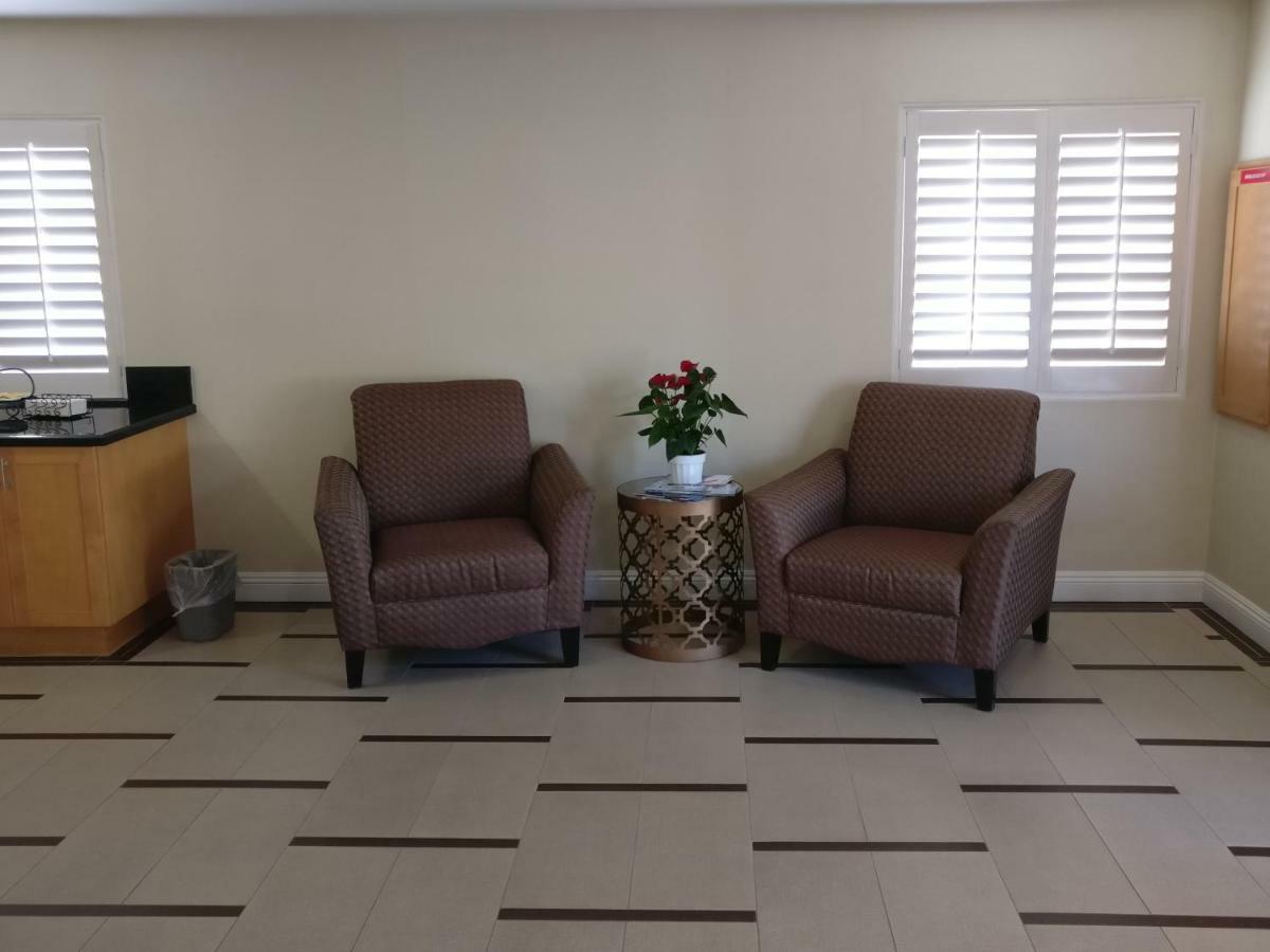 Burbank Inn And Suites Exteriör bild