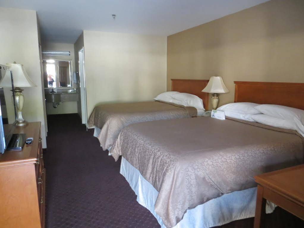 Burbank Inn And Suites Exteriör bild
