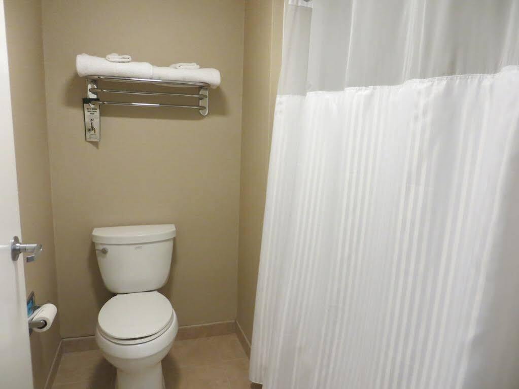 Burbank Inn And Suites Exteriör bild