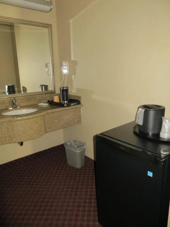 Burbank Inn And Suites Exteriör bild